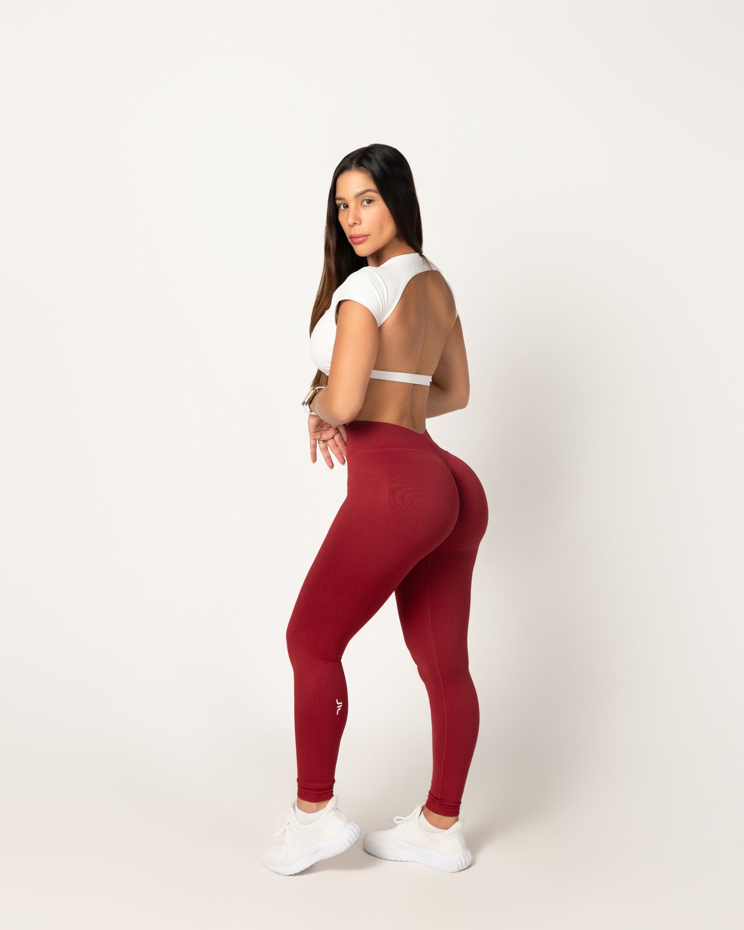 Silueta Scrunch V-Cut Leggings
Burgundy