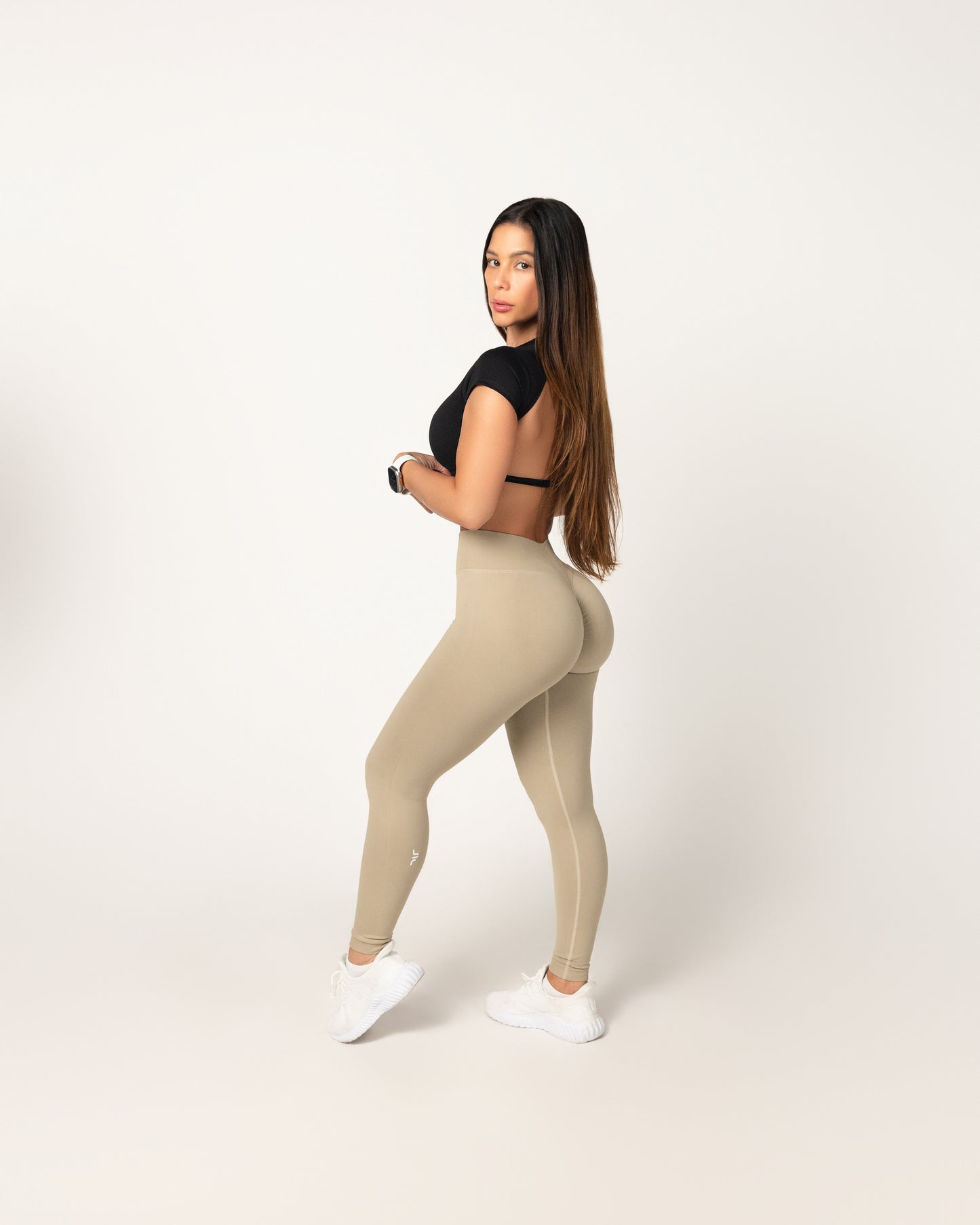 Silueta Scrunch V-Cut Leggings - Almond
